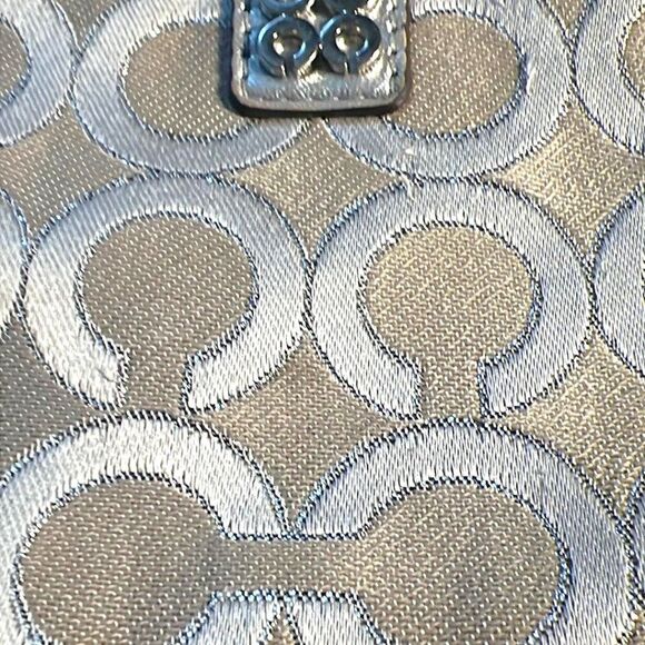 Coach Julia Op Art Lurex Wristlet Wallet Silver Signature Leather Trim - Picture 2 of 9